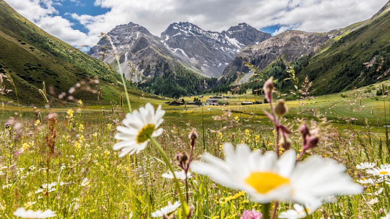 Boutique-Hotel Garni Bellevue Davos Wiesen Buitenkant foto